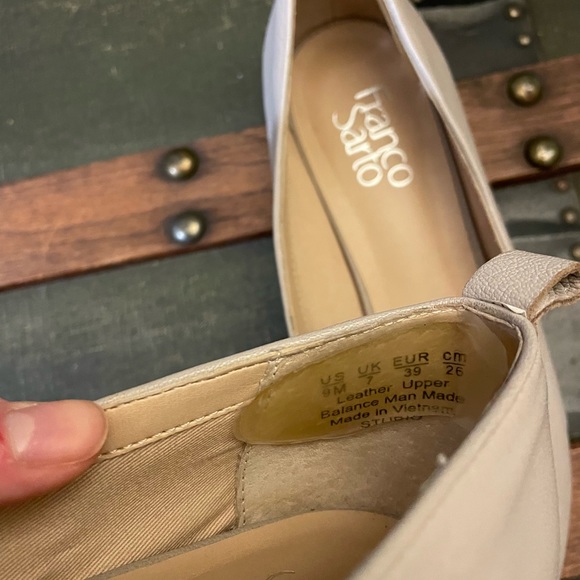 Franco Sarto leather flats - barely worn - Picture 7 of 7